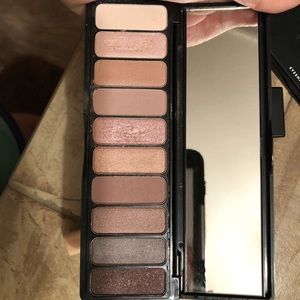 Eyeshadow palette